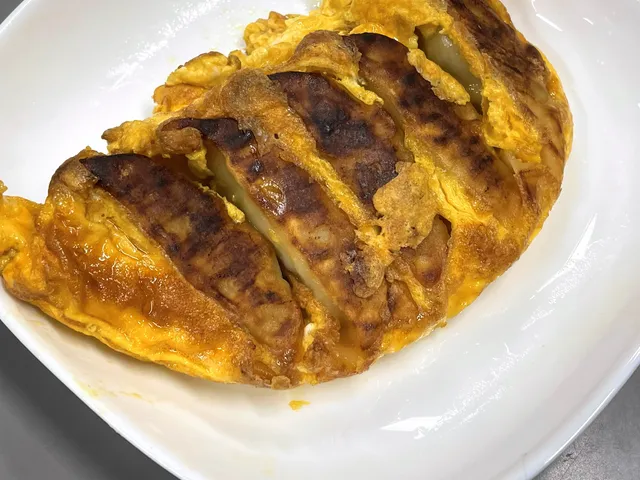 餃子オムレツ